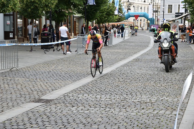 虽然皮特森 虽然皮特森